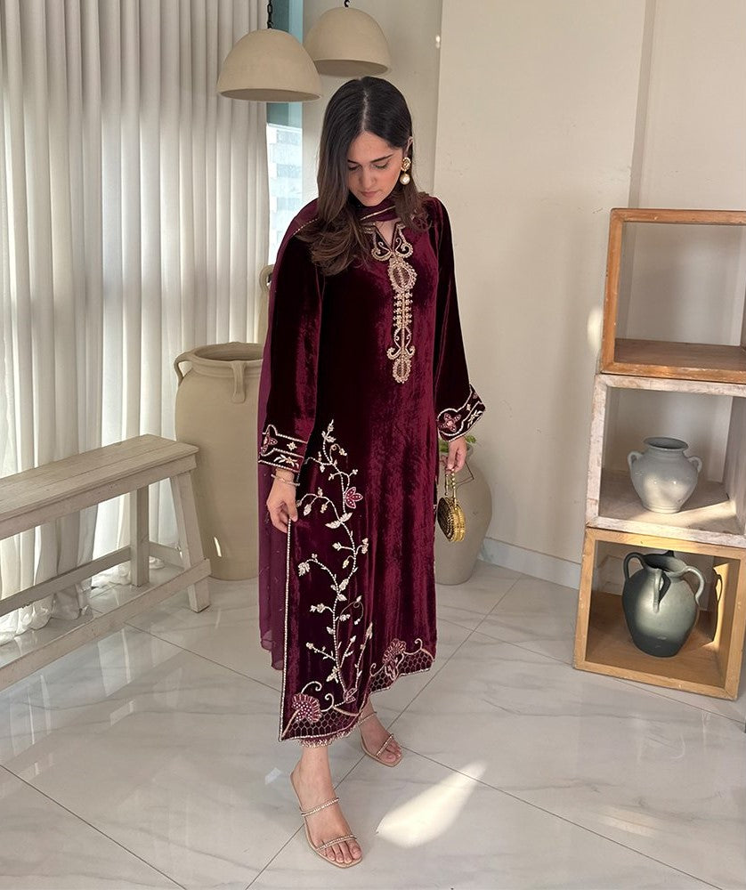 Zarisha Velvet Suit Set