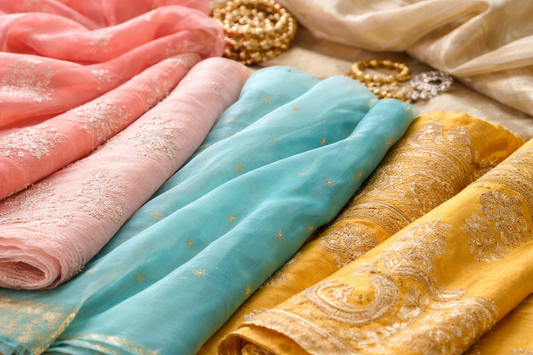 🌿 Best Fabrics to Wear in Indian Weather