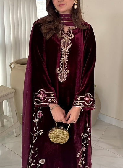 Zarisha Velvet Suit Set