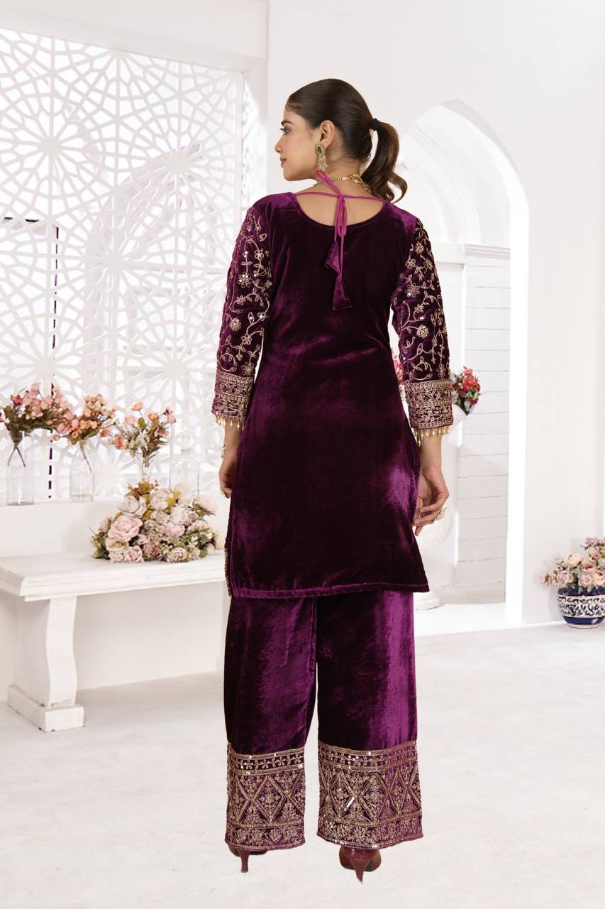 Zarqa suit set Pure velvet festive charm