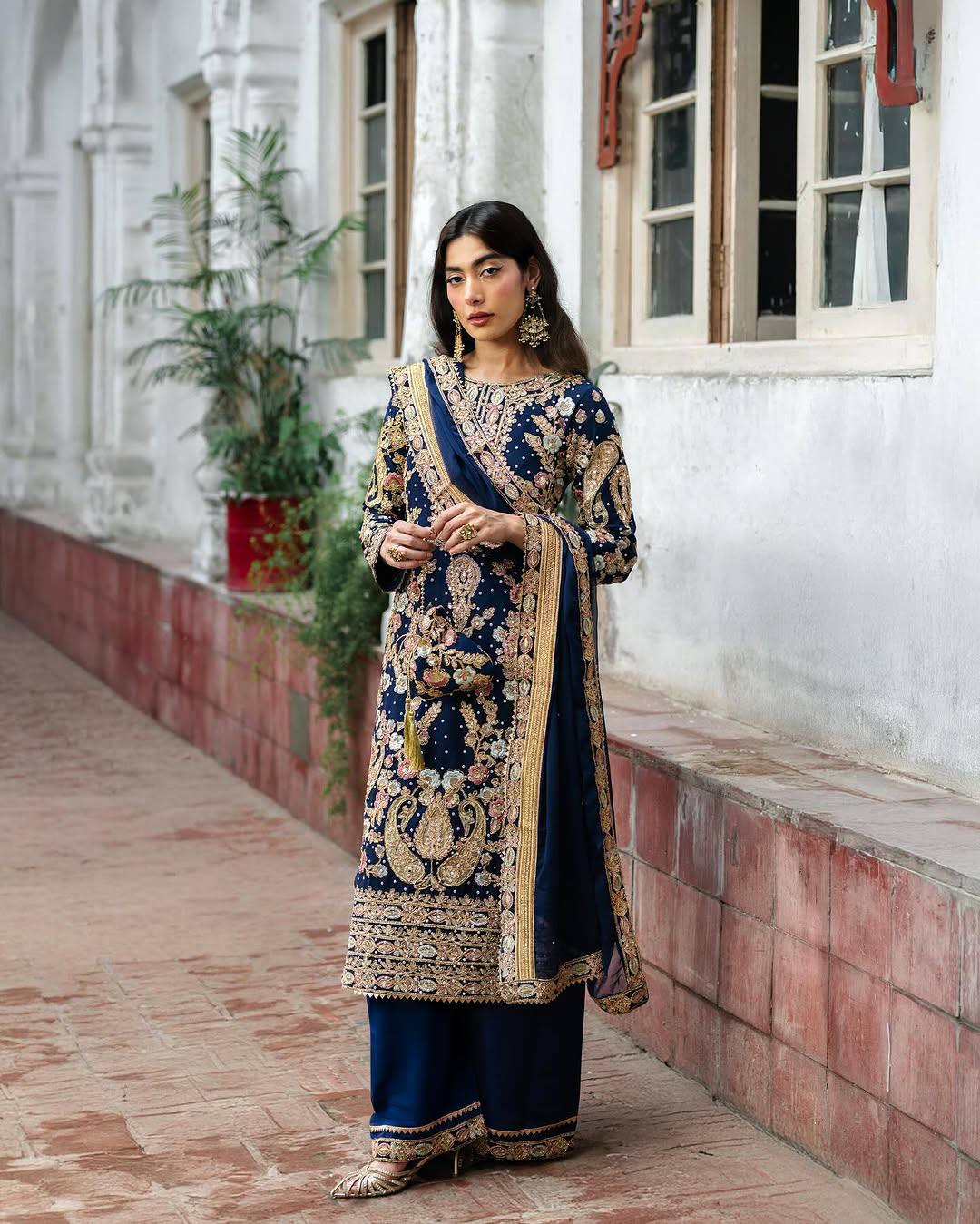 Mahnoor Luxury Handwork Velvet Ensemble