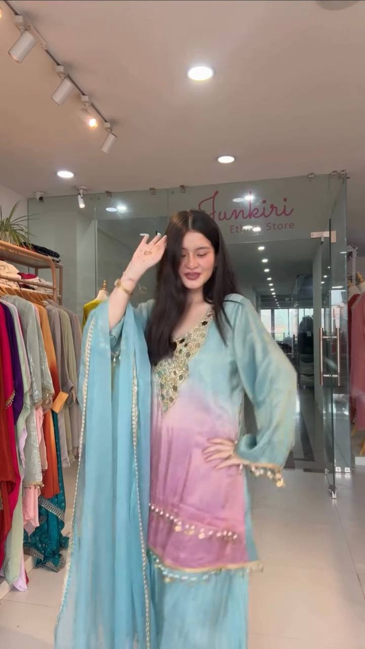 Aarvi Printed Crape Silk Suit Set